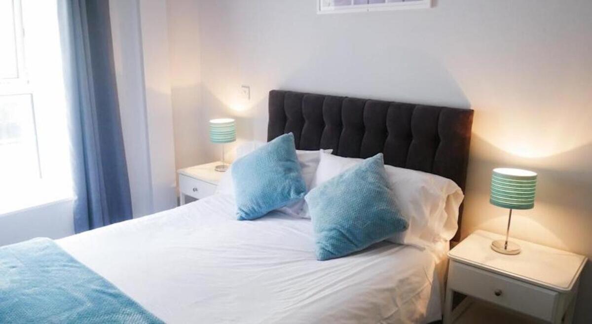 Wood Green Budget Rooms - Next To Mall & Metro Station - 10 Min To City Center Лондон Екстер'єр фото