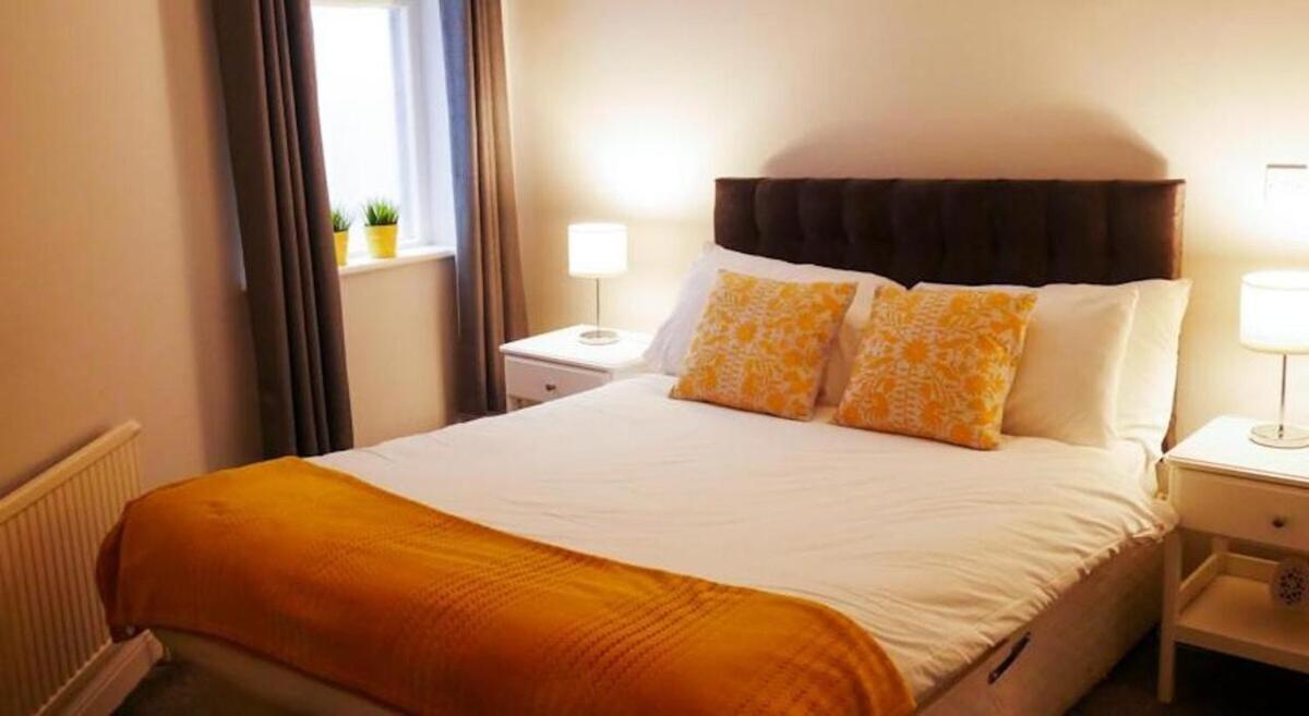 Wood Green Budget Rooms - Next To Mall & Metro Station - 10 Min To City Center Лондон Екстер'єр фото