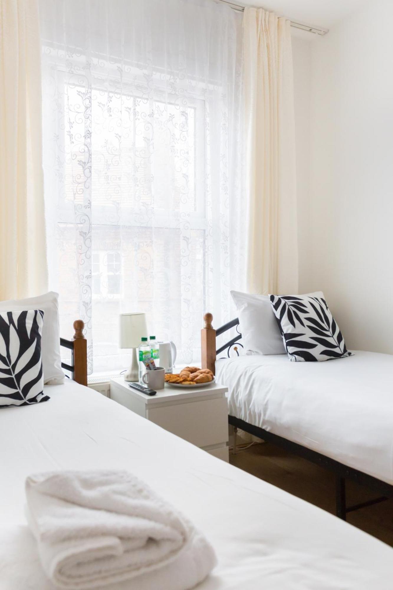 Wood Green Budget Rooms - Next To Mall & Metro Station - 10 Min To City Center Лондон Екстер'єр фото
