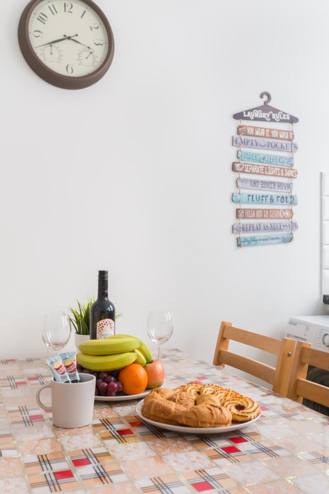 Wood Green Budget Rooms - Next To Mall & Metro Station - 10 Min To City Center Лондон Екстер'єр фото
