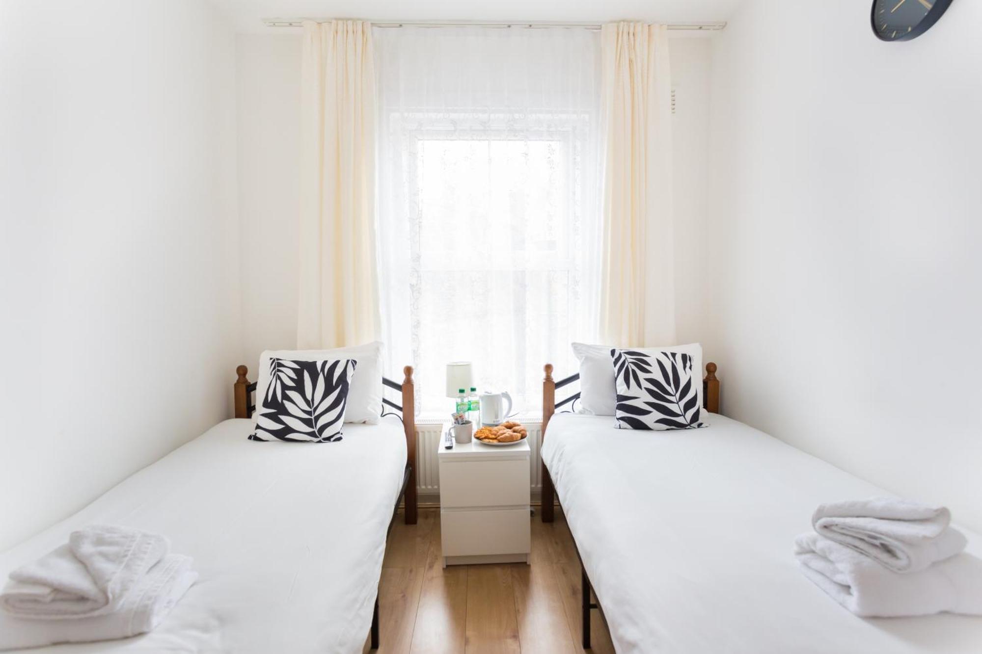 Wood Green Budget Rooms - Next To Mall & Metro Station - 10 Min To City Center Лондон Екстер'єр фото