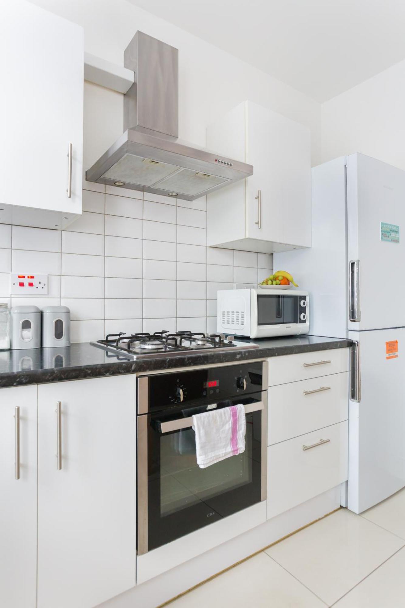Wood Green Budget Rooms - Next To Mall & Metro Station - 10 Min To City Center Лондон Екстер'єр фото