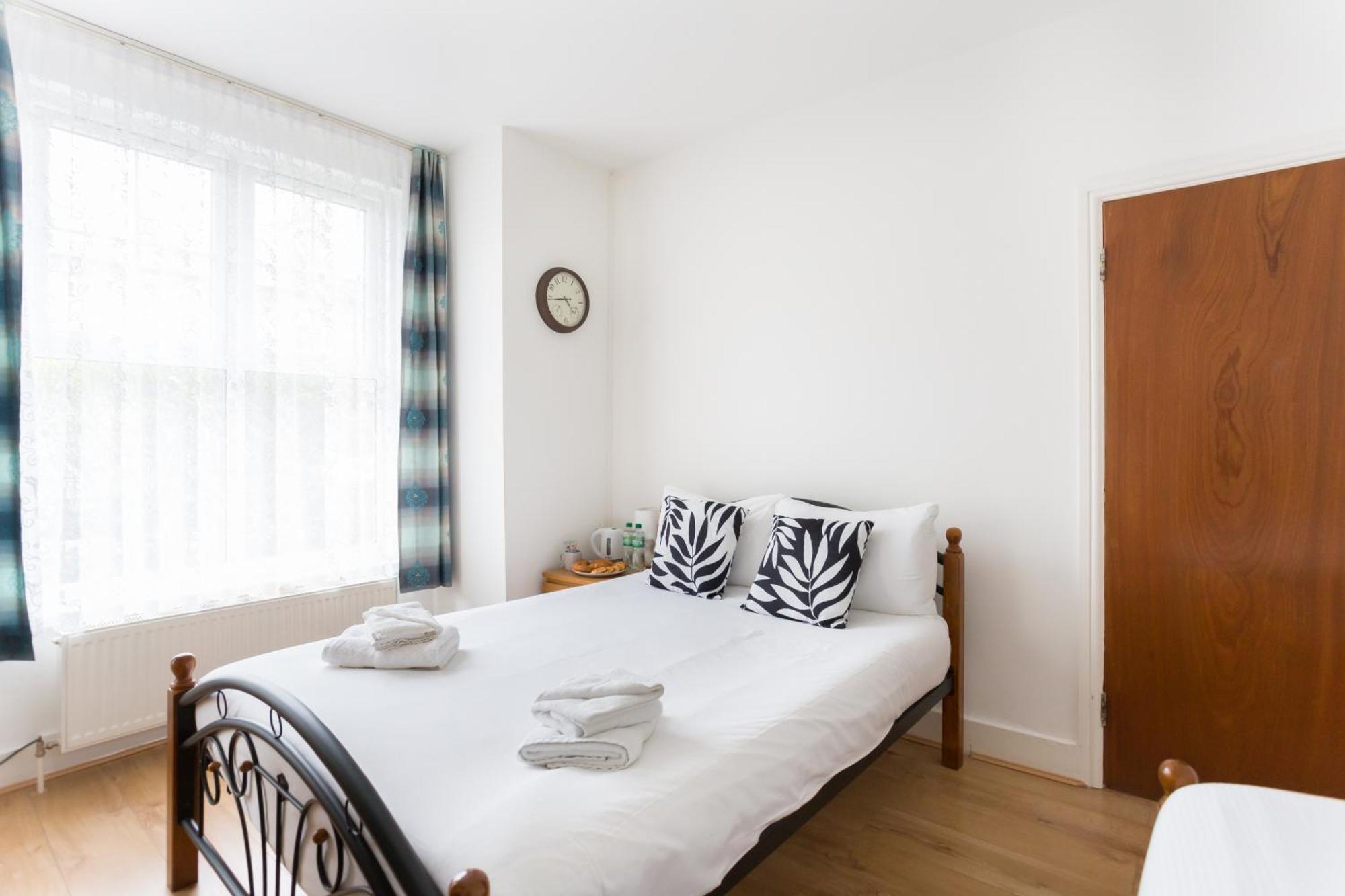 Wood Green Budget Rooms - Next To Mall & Metro Station - 10 Min To City Center Лондон Екстер'єр фото