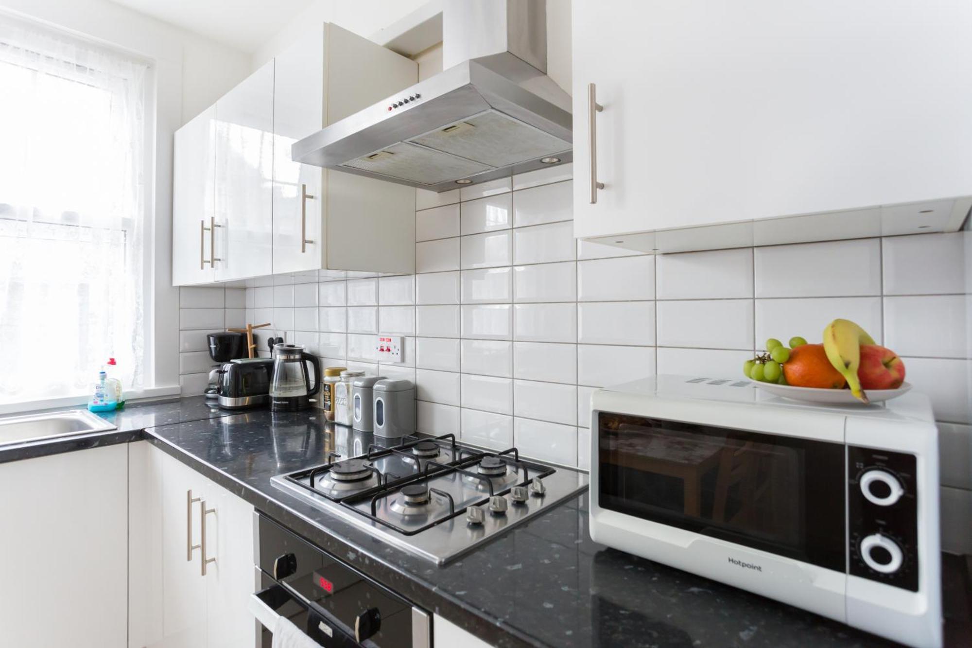 Wood Green Budget Rooms - Next To Mall & Metro Station - 10 Min To City Center Лондон Екстер'єр фото