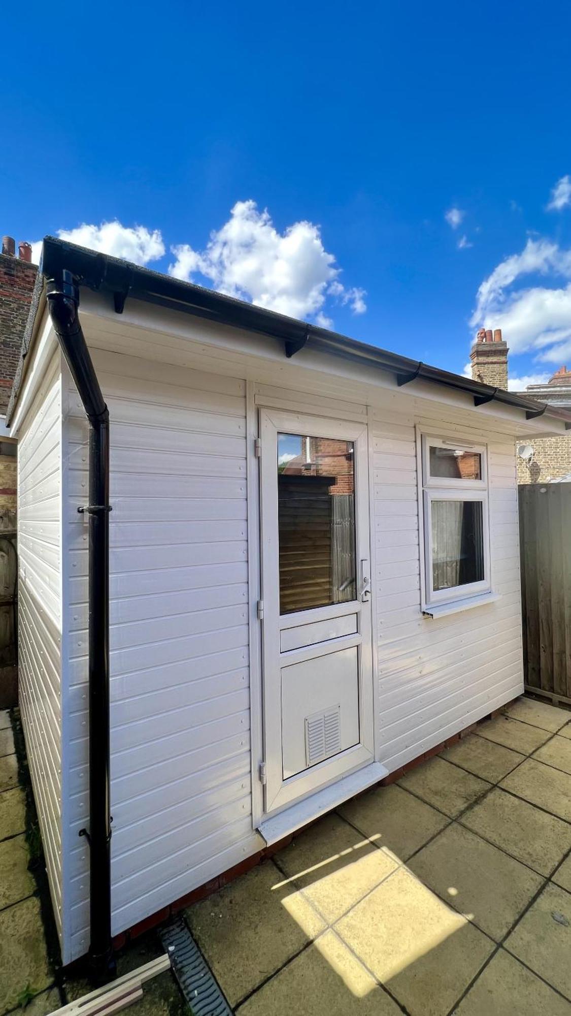 Wood Green Budget Rooms - Next To Mall & Metro Station - 10 Min To City Center Лондон Екстер'єр фото